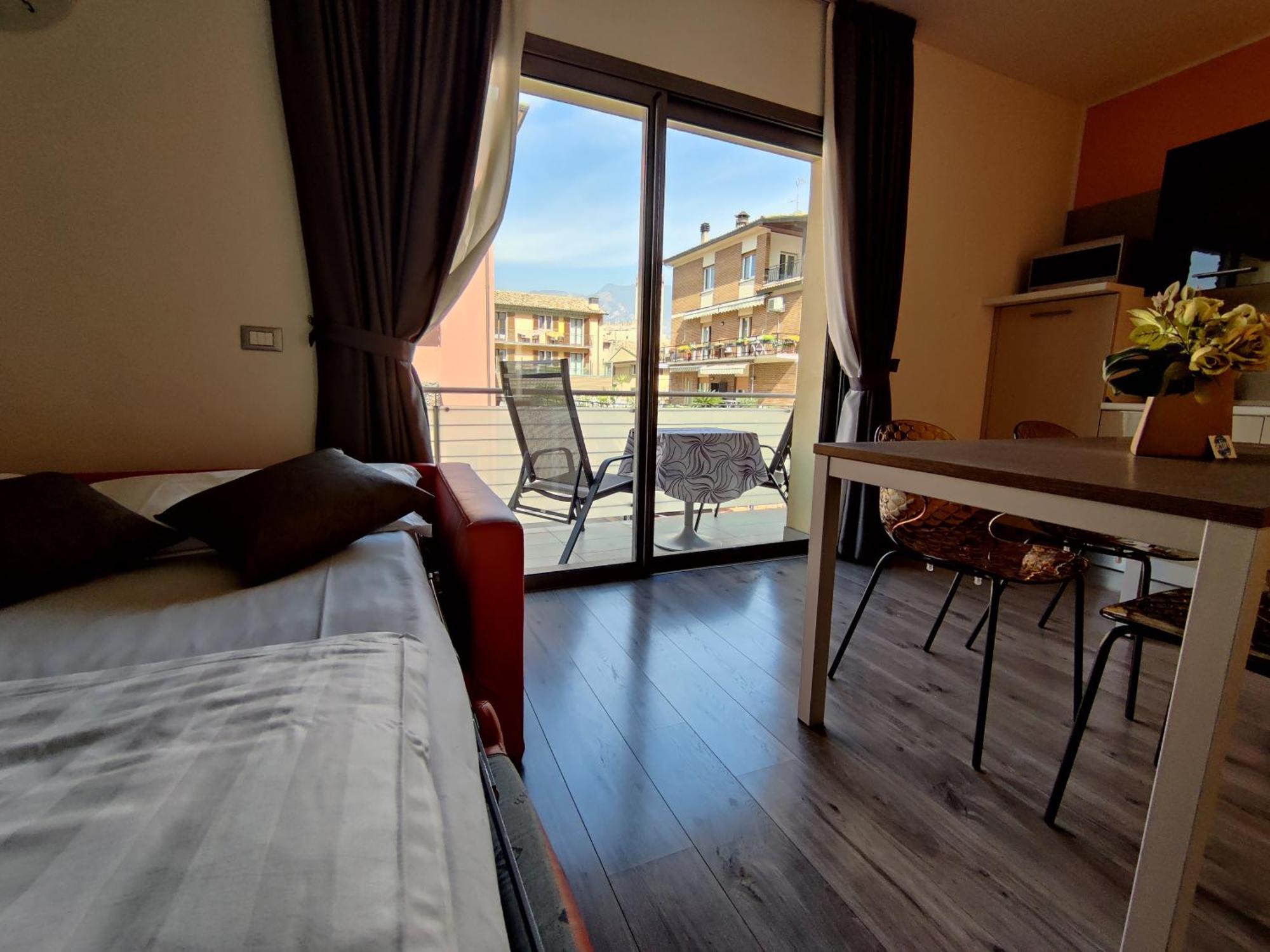 Gardesana Active Apartments มัลเชซิเน ภายนอก รูปภาพ