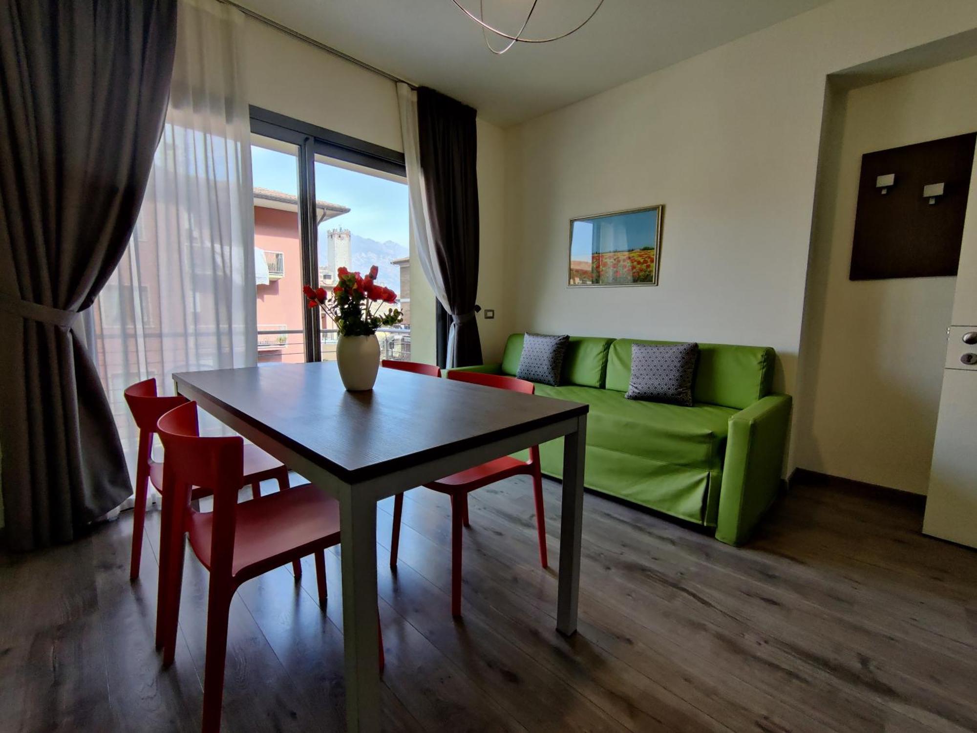 Gardesana Active Apartments มัลเชซิเน ภายนอก รูปภาพ