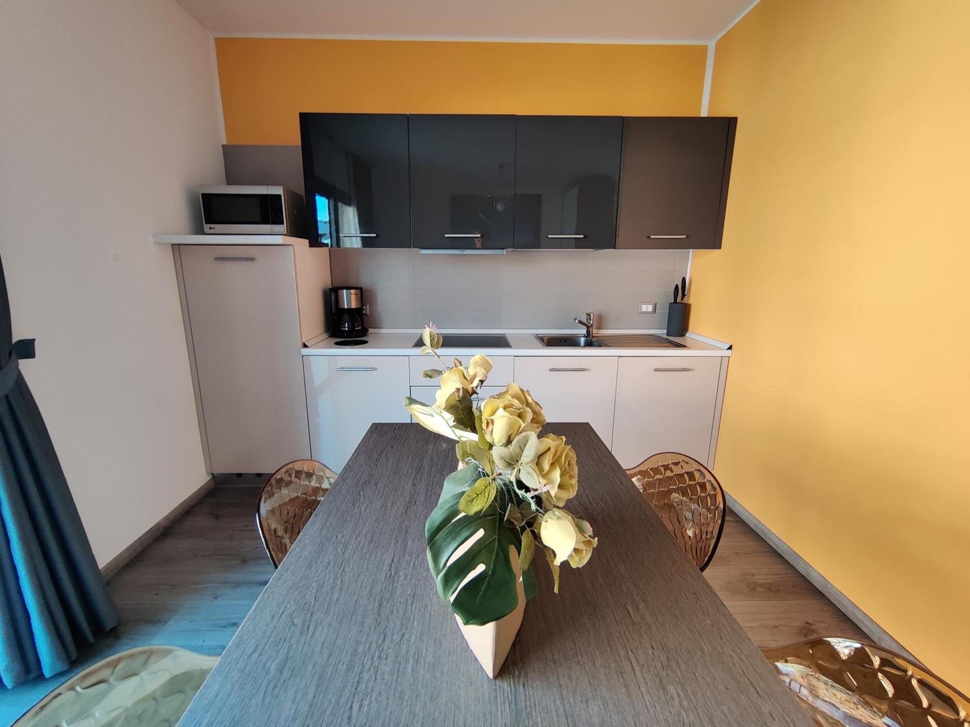 Gardesana Active Apartments มัลเชซิเน ภายนอก รูปภาพ