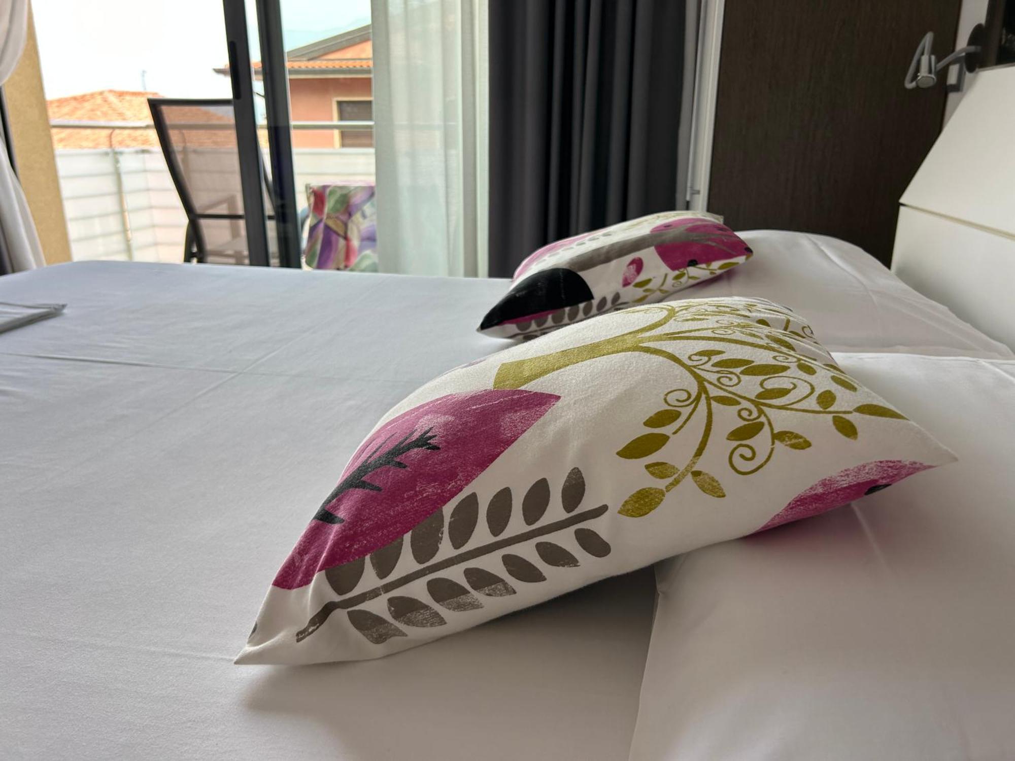 Gardesana Active Apartments มัลเชซิเน ภายนอก รูปภาพ