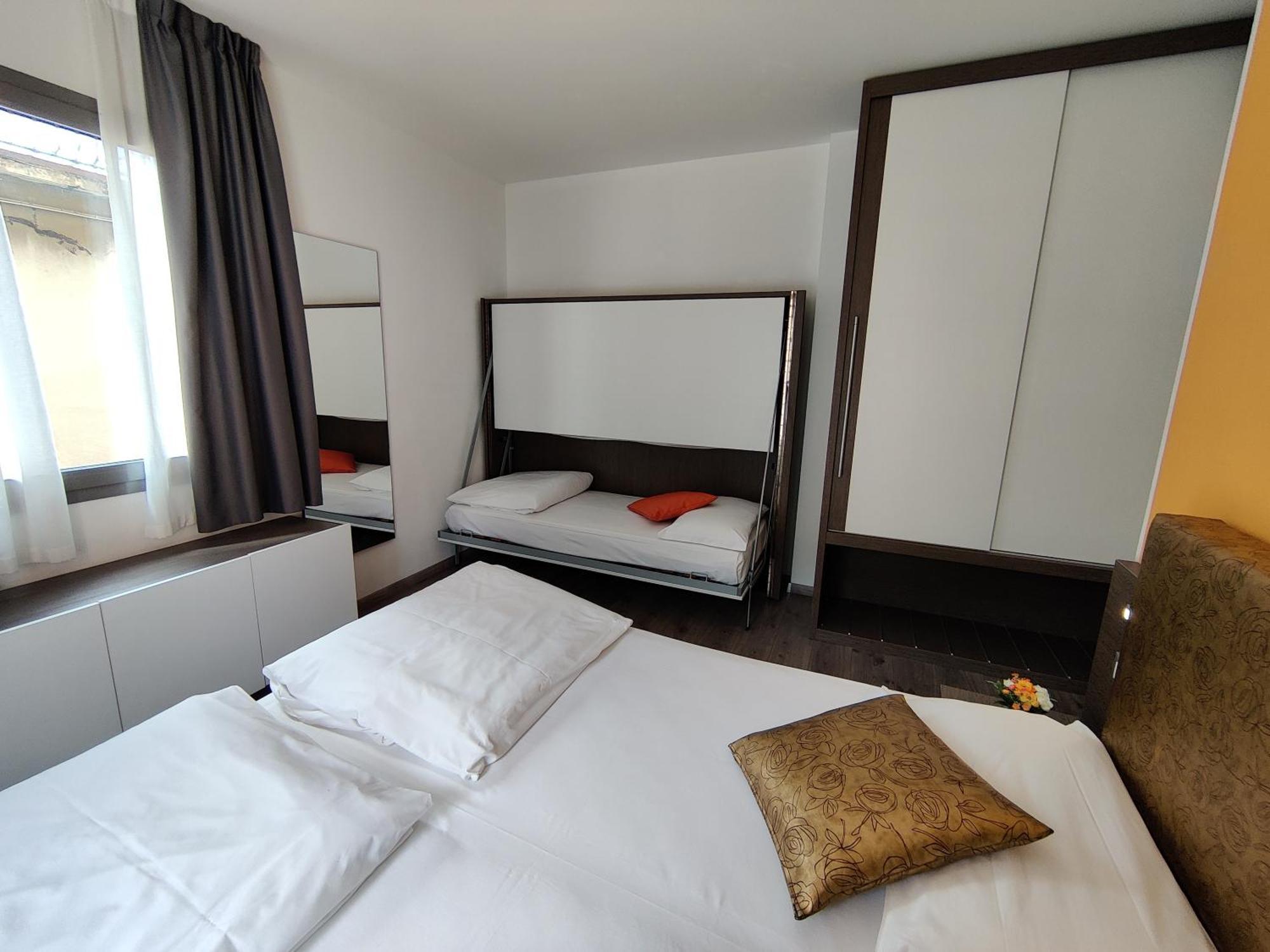 Gardesana Active Apartments มัลเชซิเน ภายนอก รูปภาพ