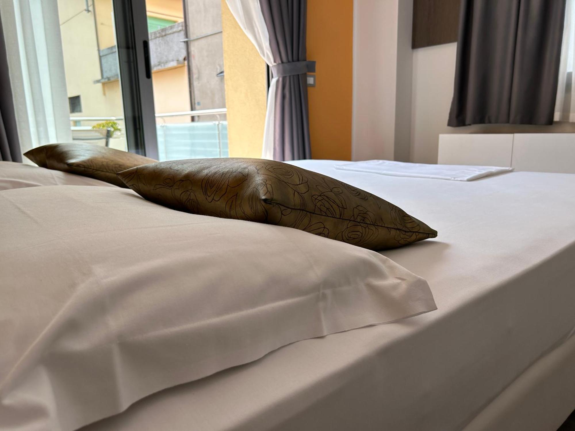 Gardesana Active Apartments มัลเชซิเน ภายนอก รูปภาพ