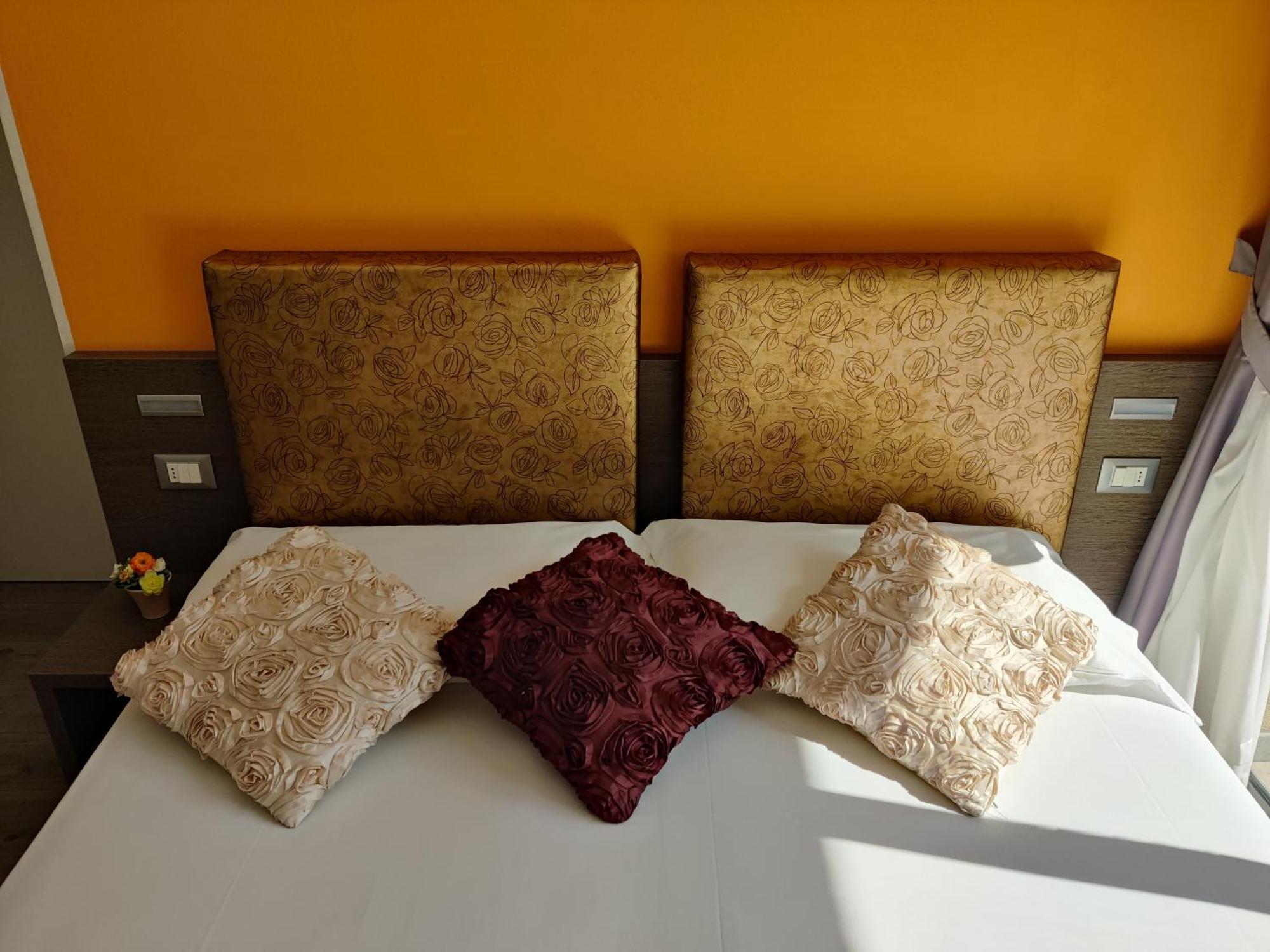 Gardesana Active Apartments มัลเชซิเน ภายนอก รูปภาพ