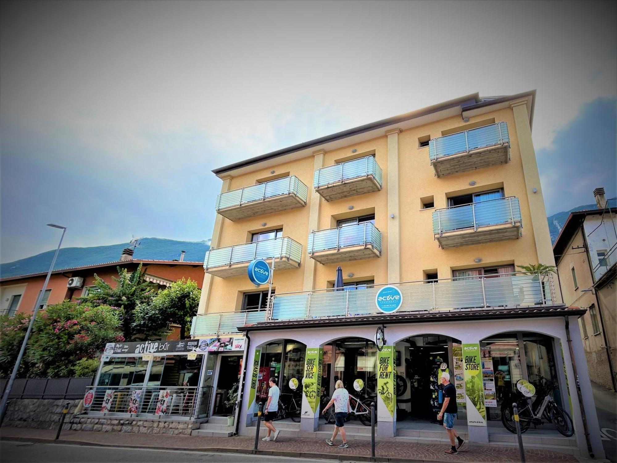 Gardesana Active Apartments มัลเชซิเน ภายนอก รูปภาพ