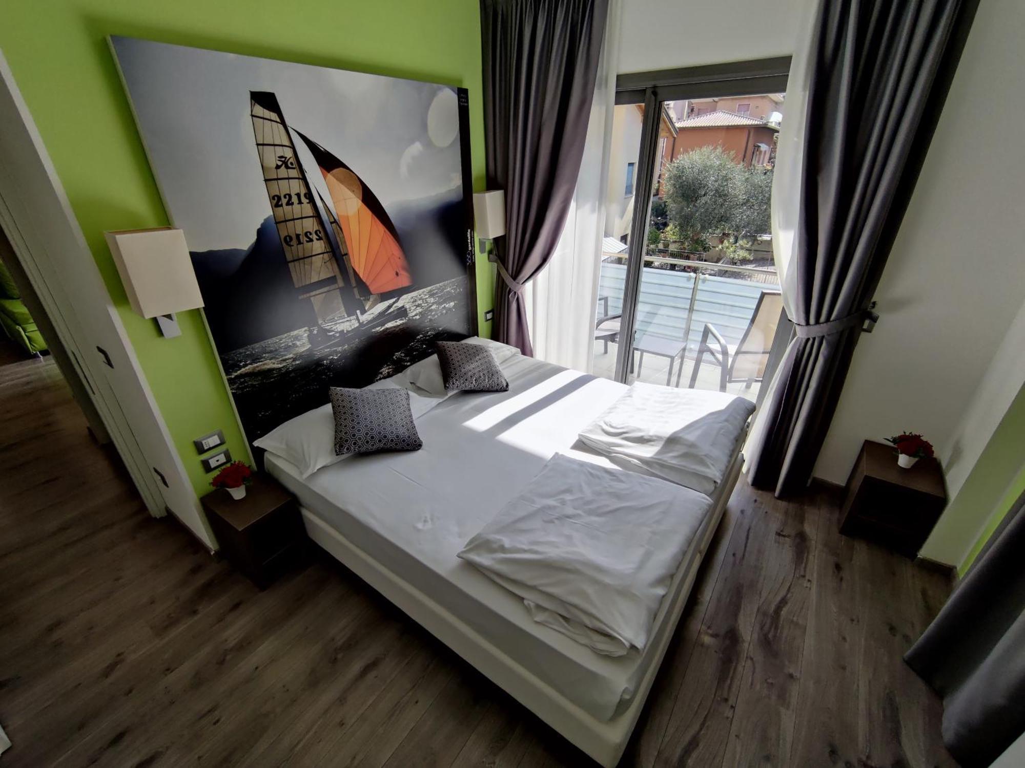 Gardesana Active Apartments มัลเชซิเน ภายนอก รูปภาพ