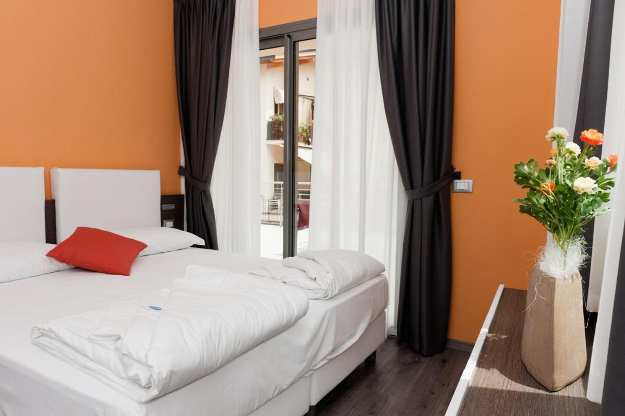 Gardesana Active Apartments มัลเชซิเน ภายนอก รูปภาพ